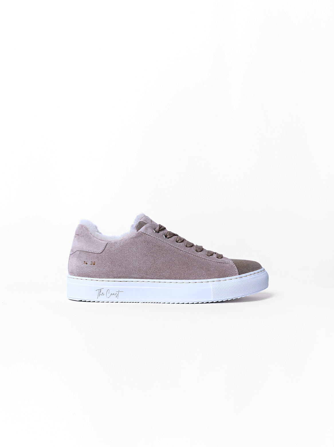Karin Lammfell Sneaker in Taupe – Seitenansicht freigestellt