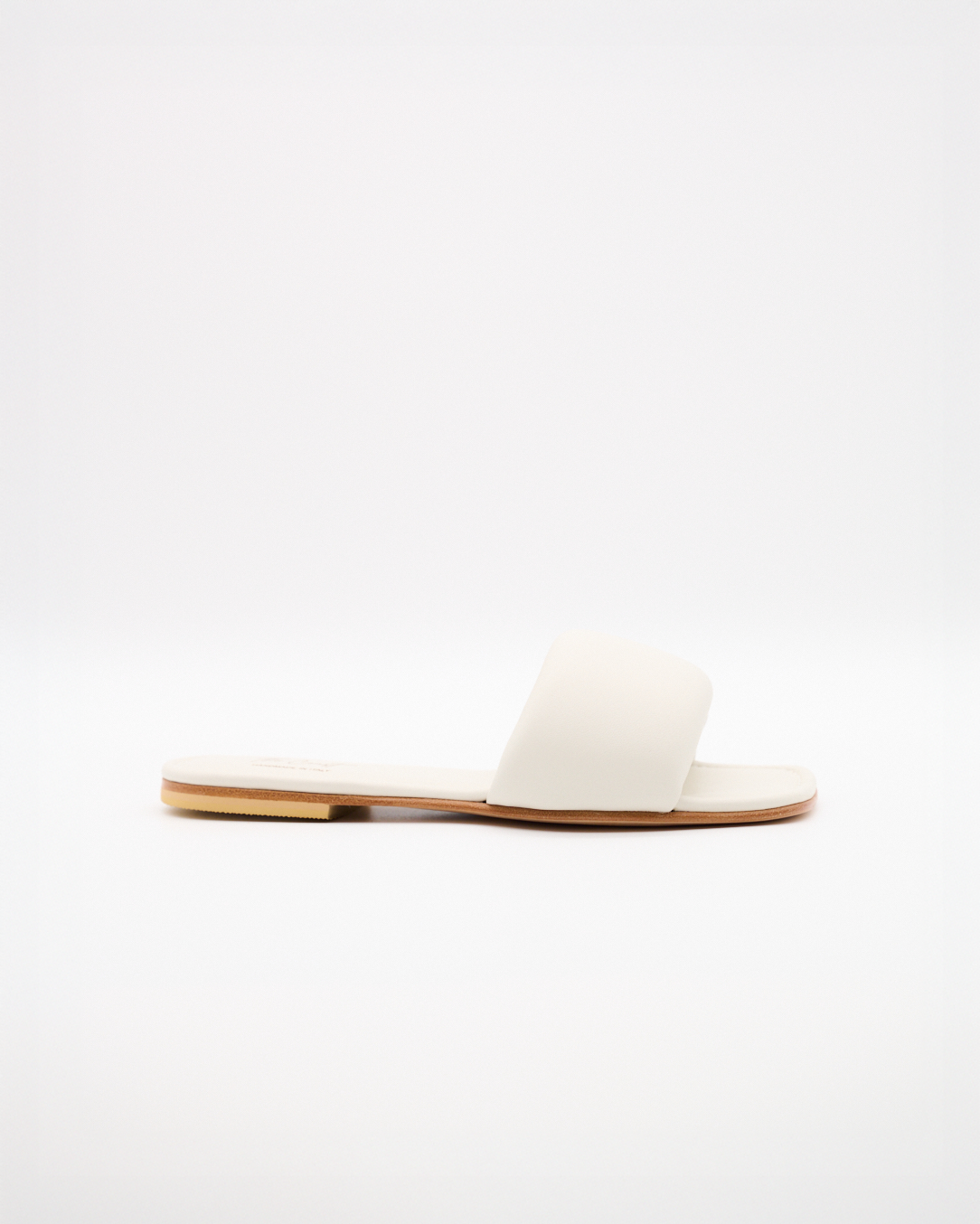 Adriana Slipper – Creme