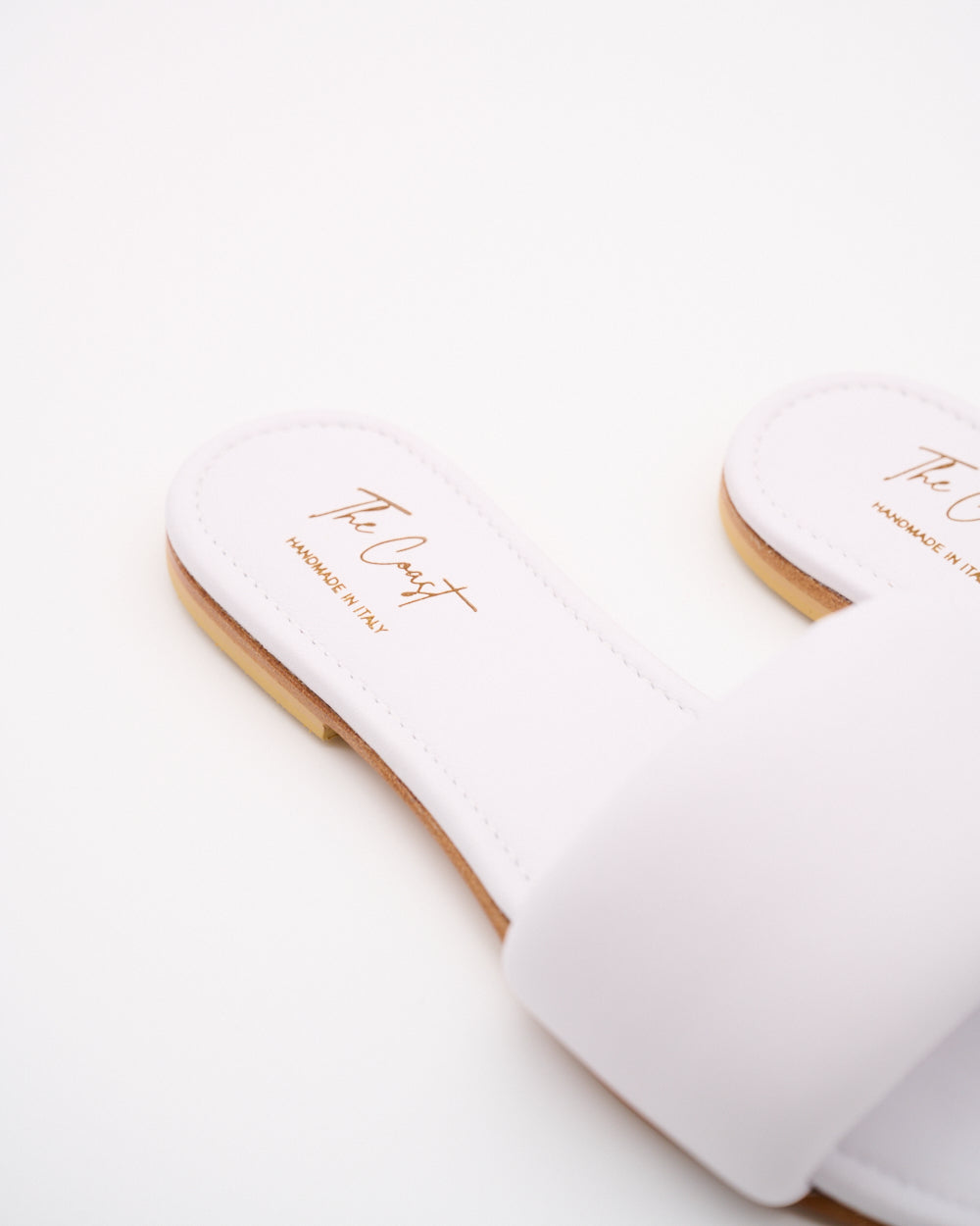 Adriana Slipper – Weiss