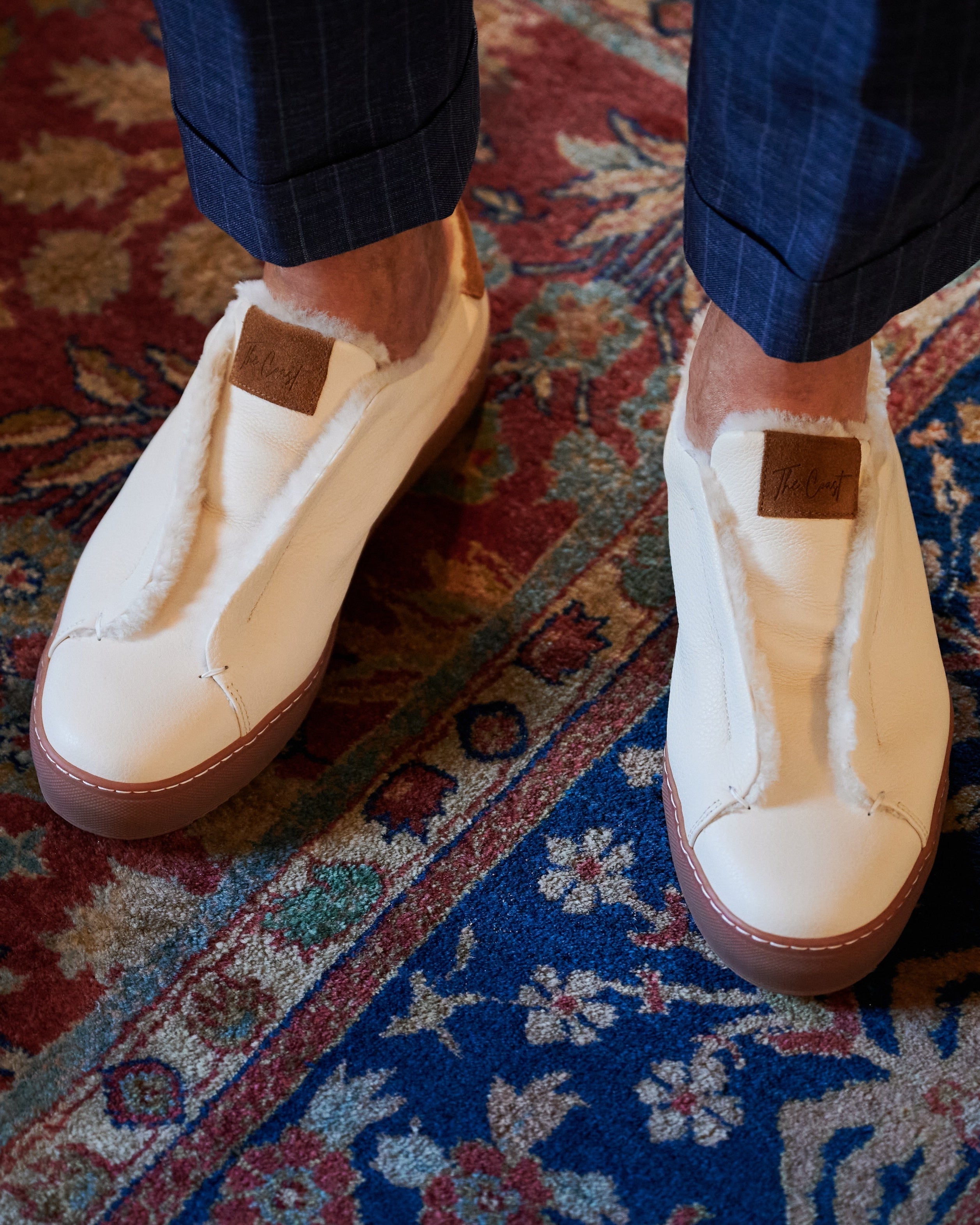 Tragefoto seitlich, Beni Slip-In in Creme auf Teppich