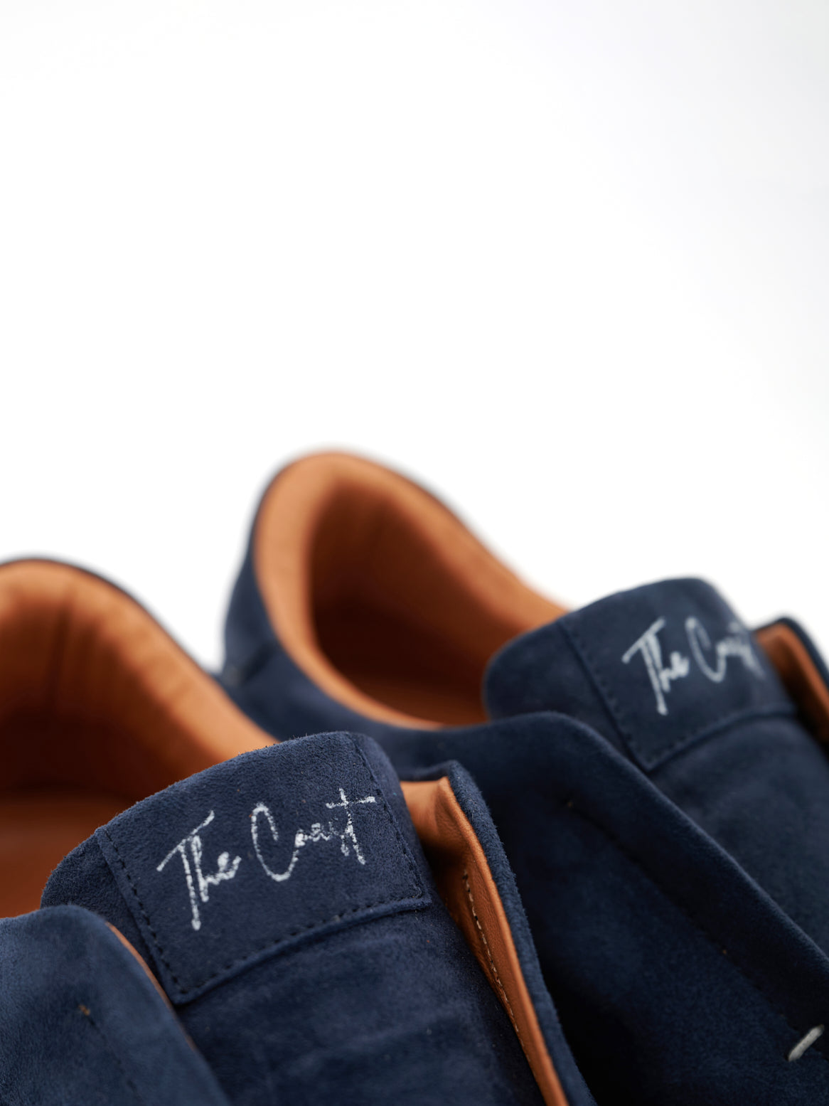 Detailaufnahme der Ferse mit "The Coast"-Logo auf dem Leder