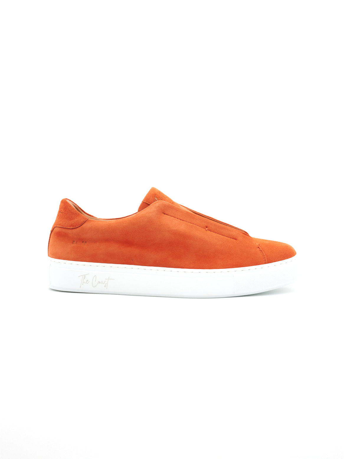 Benni Slip-In Sneaker in Orange, Seitenansicht auf weißem Hintergrund
