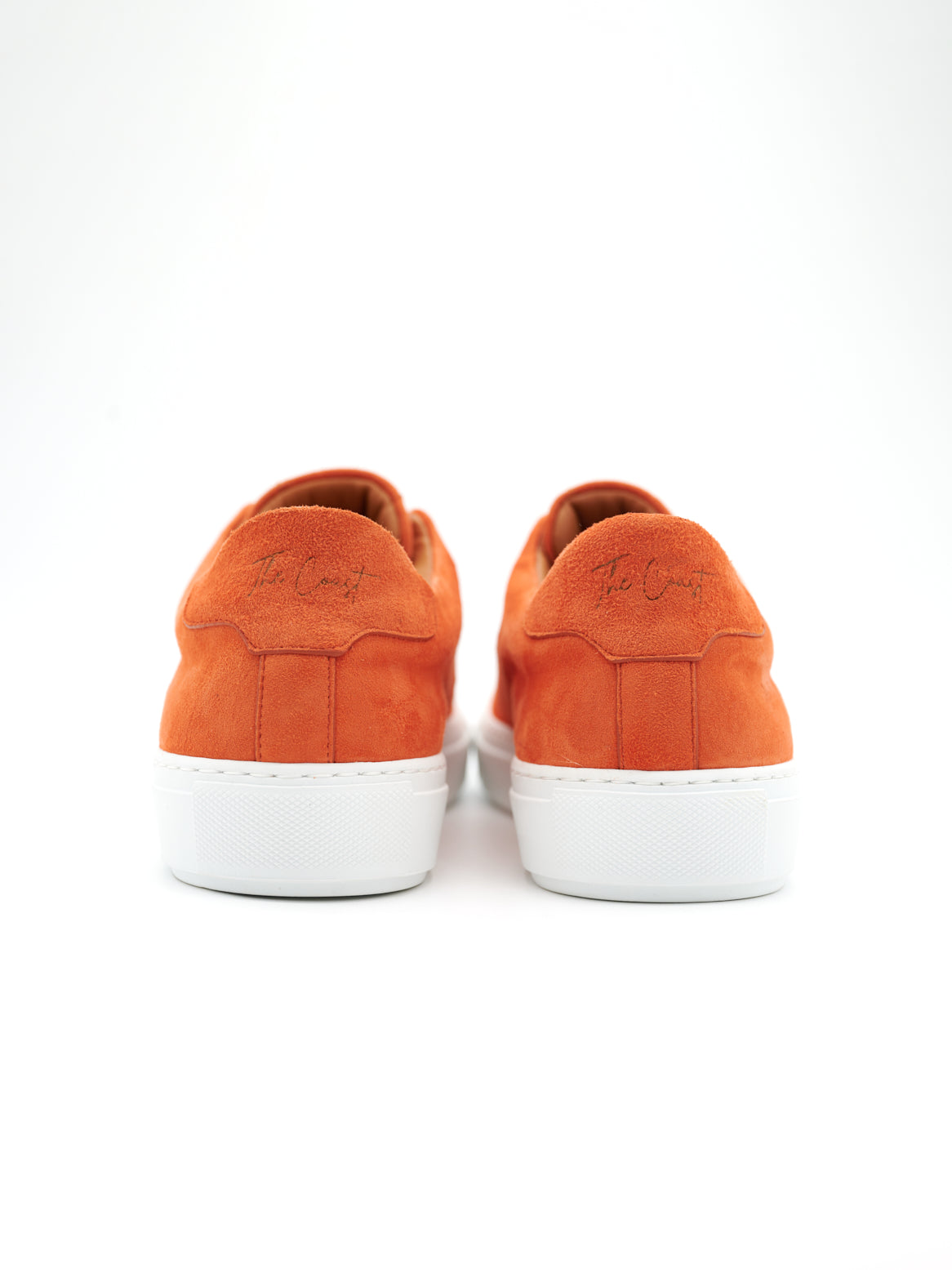 Rückansicht der Schuhe mit weißer Sohle