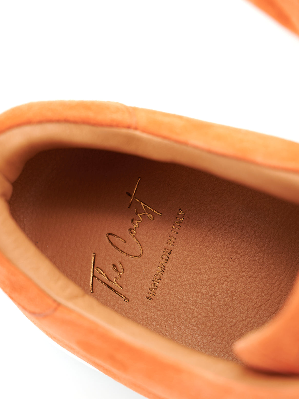 Innenansicht mit sichtbarem „The Coast“-Logo auf dem Cashmere-Leder