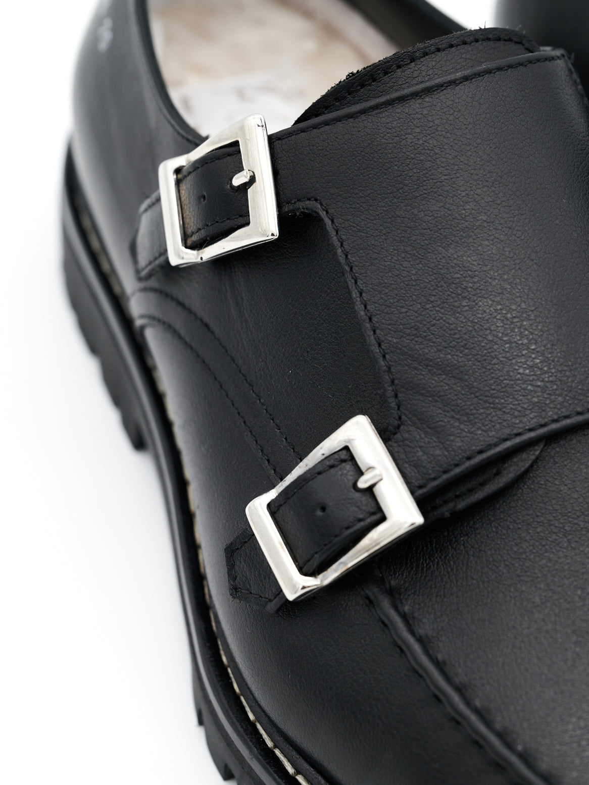 Marco Herrenschuhe mit Lammfell – Detailansicht Schnalle