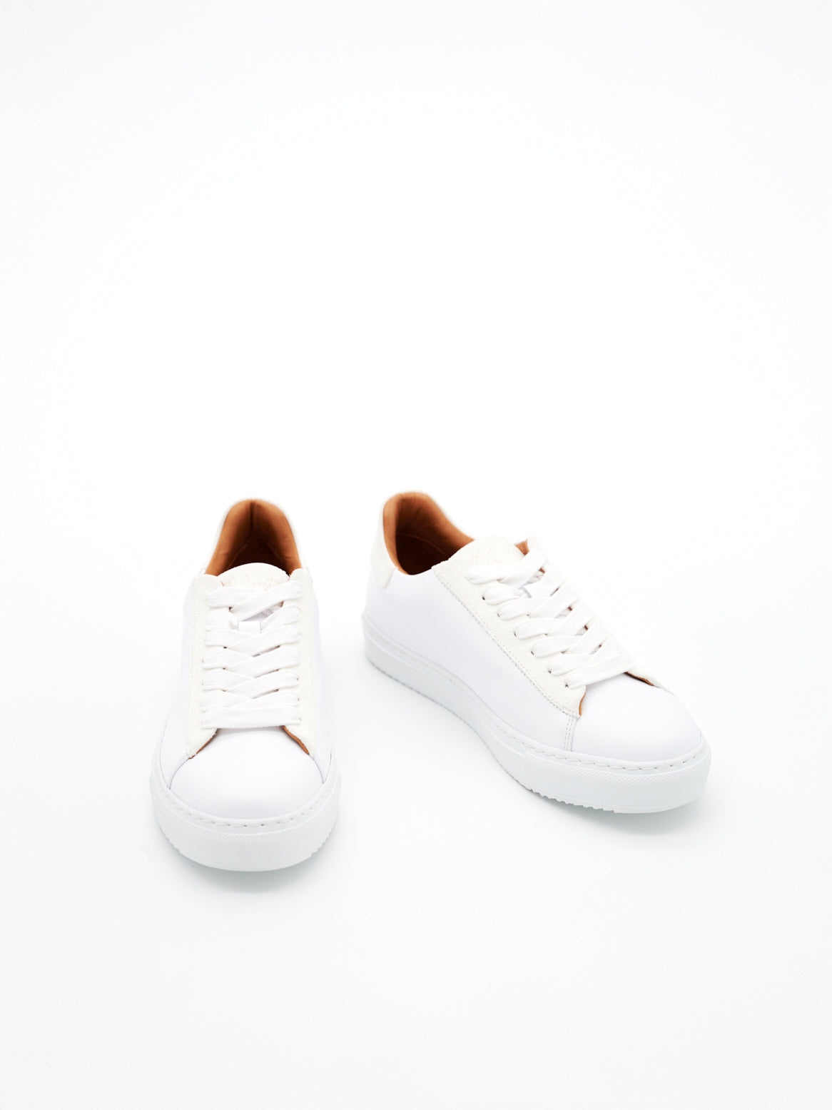 Chloé Damen Sneaker Weiß – Frontansicht mit glattem Kalbsleder
