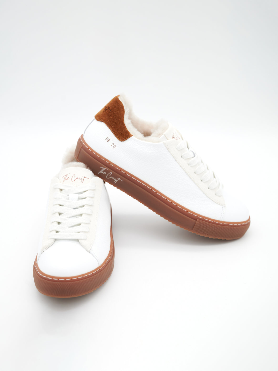 Karin Sneaker aus Ziegenvelours in Weiss mit Terra Akzent – Damenmodell
