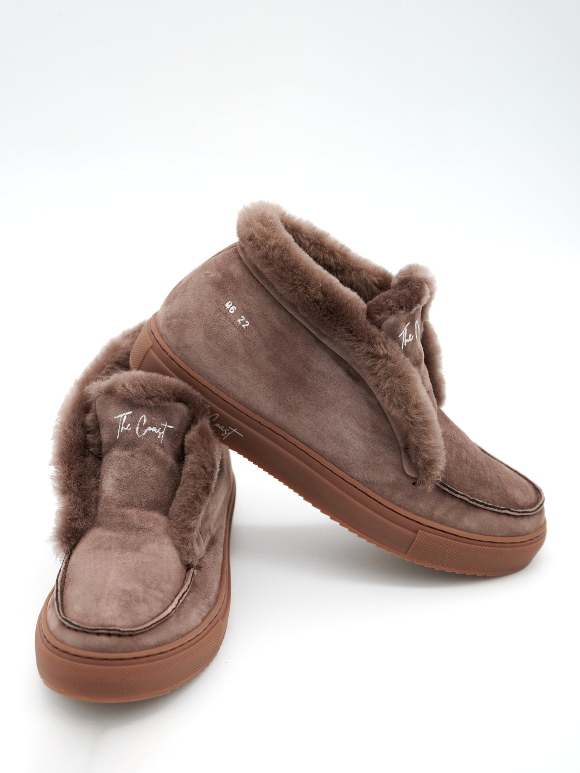 Charlie Stiefelette in Schokobraun – Lammfell-Innenfutter sichtbar