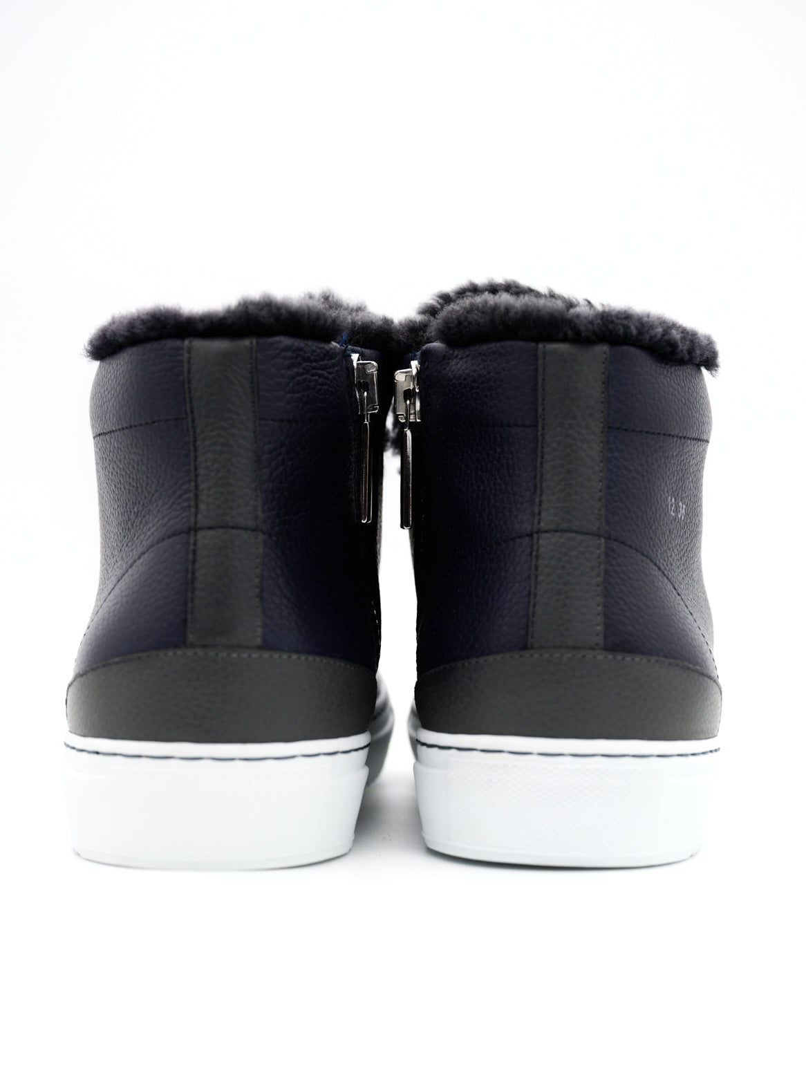 Elliot High-Top – Rückansicht der Sneaker mit weisser Sohle