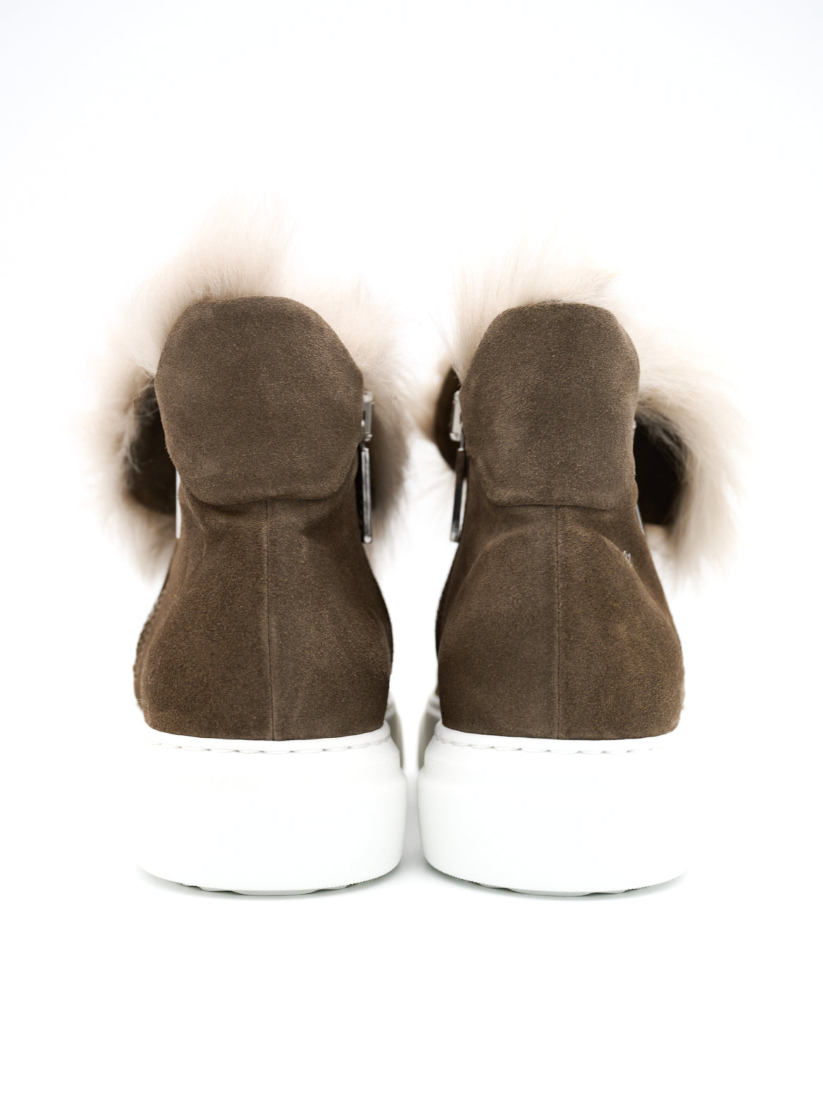 Chelsea Sneaker in Taupe – Rückansicht mit Fellbesatz