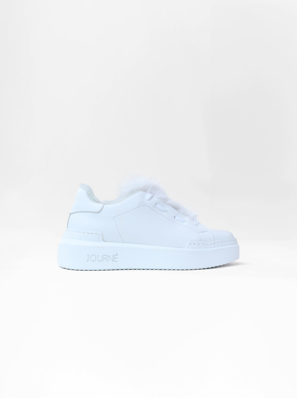 Ginevra Sneaker Weiß – Seitenansicht mit Fellapplikation
