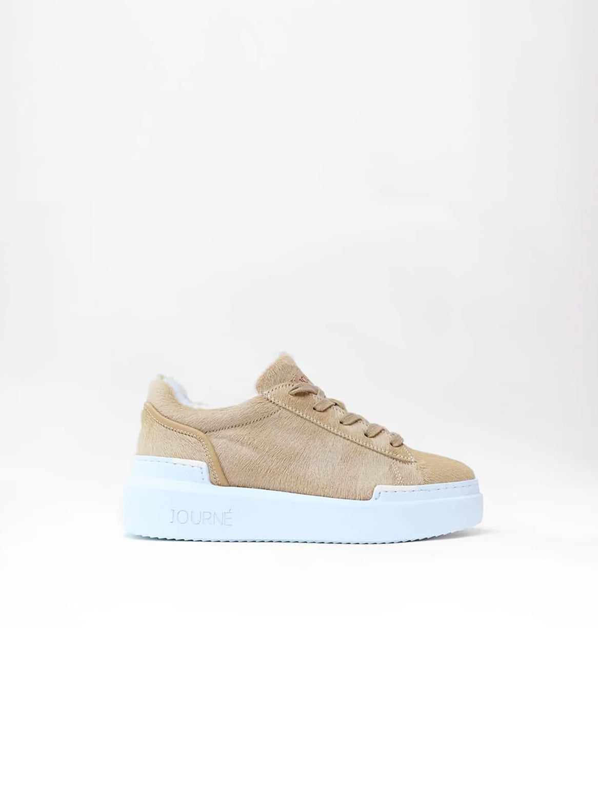 Emilie Sneaker Braun – Seitenansicht mit weißer Sohle