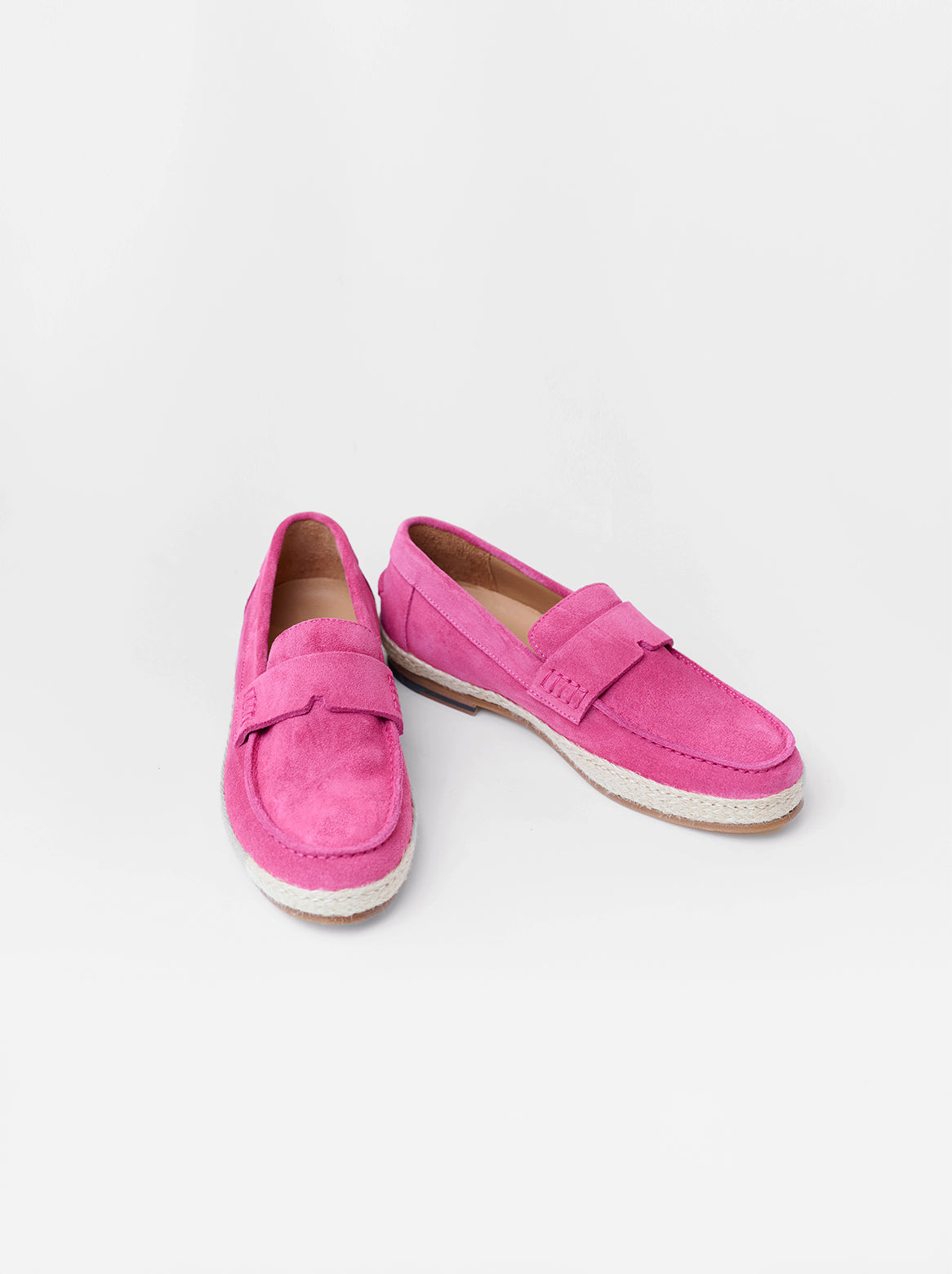 Sofia Espadrilles – Oberansicht des Paars in Pink, handgenähtes Detail sichtbar