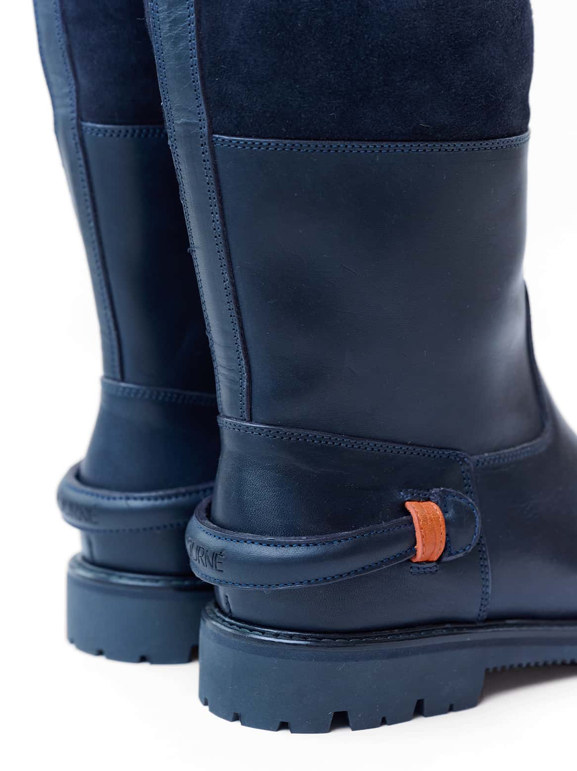 Milana gefütterter Winterstiefel – Detailaufnahme von Logo, Naht und Sohle