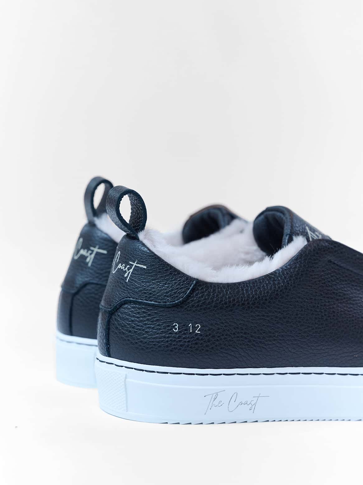 Schwarz gefütterter Slip-In Sneaker Alexa – Lammfell sichtbar