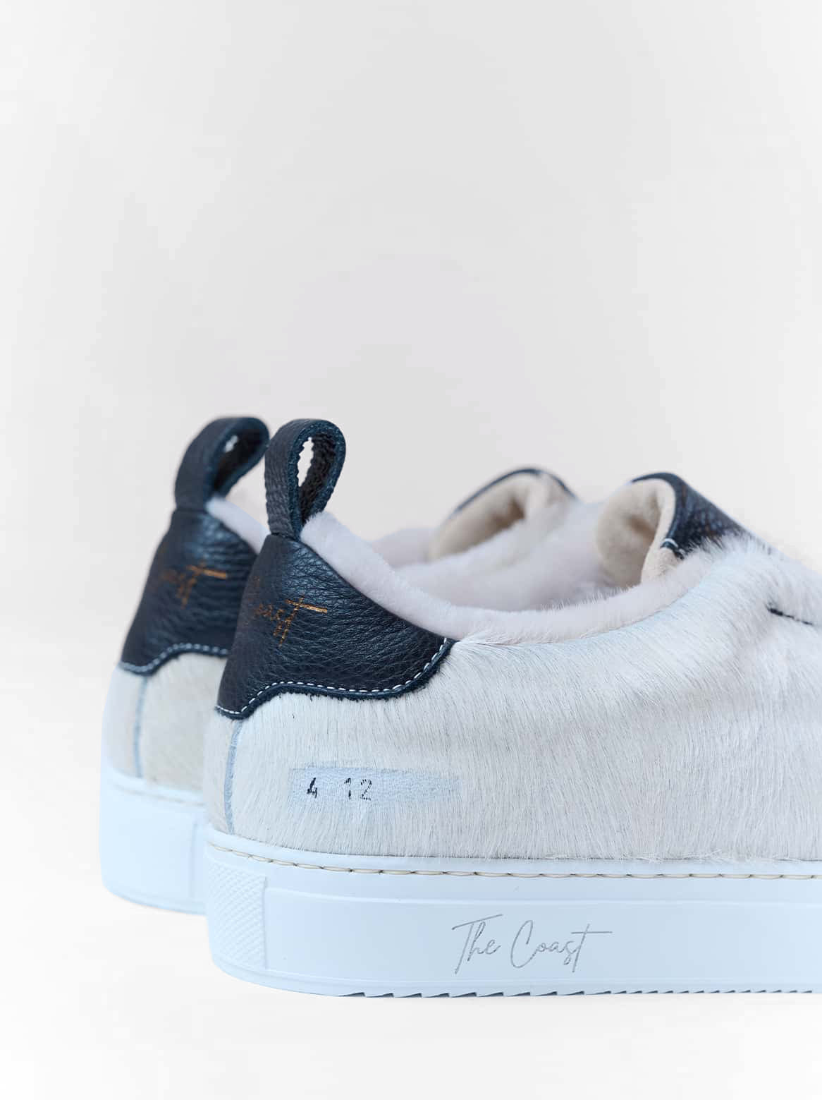 Schwarz-cremefarbene Alexa Sneakers – Vogelperspektive