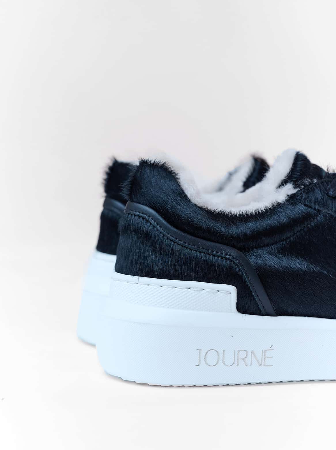 Emilie Sneaker Schwarz – Nahaufnahme Cavallino-Leder