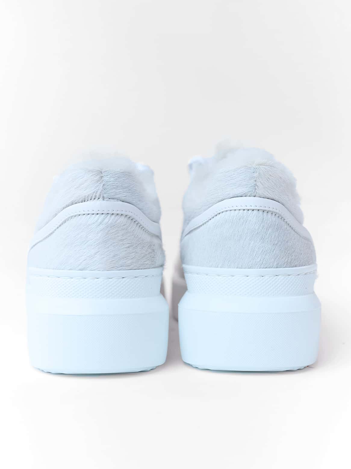 Emilie Sneaker Creme – Rückansicht mit weißer Gummisohle