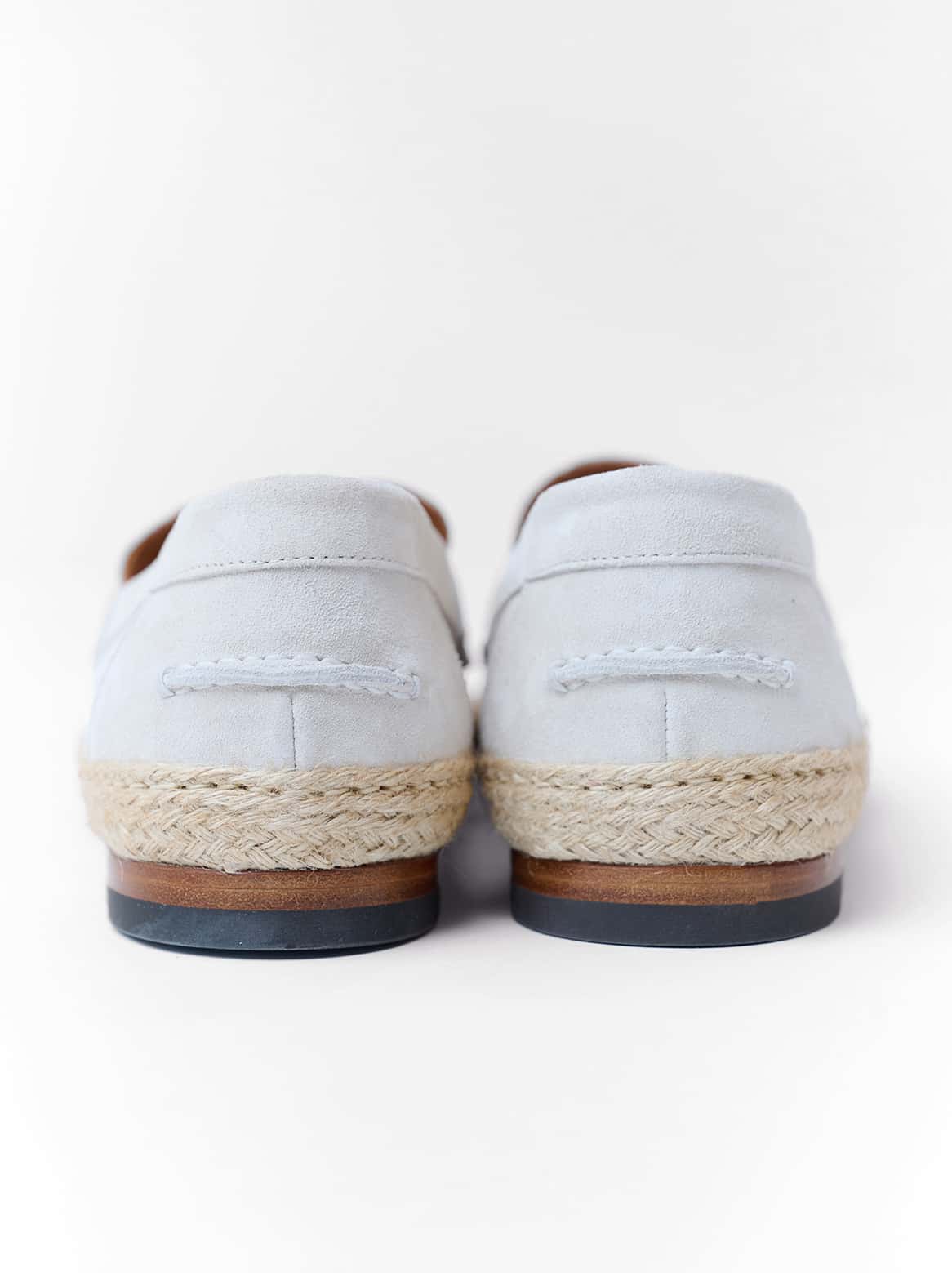 Rückseite der Sofia Espadrilles in Sand – Bastsohle & Veloursleder