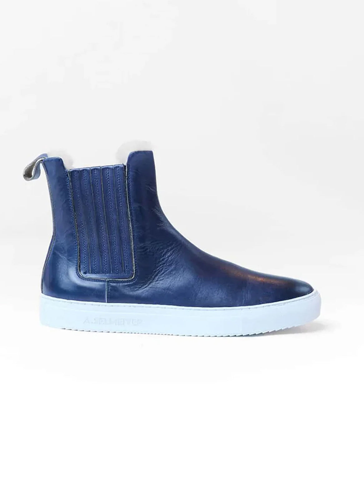 Leo Chelsea Sneaker in Blau – Seitenansicht aus Cavallo-Leder