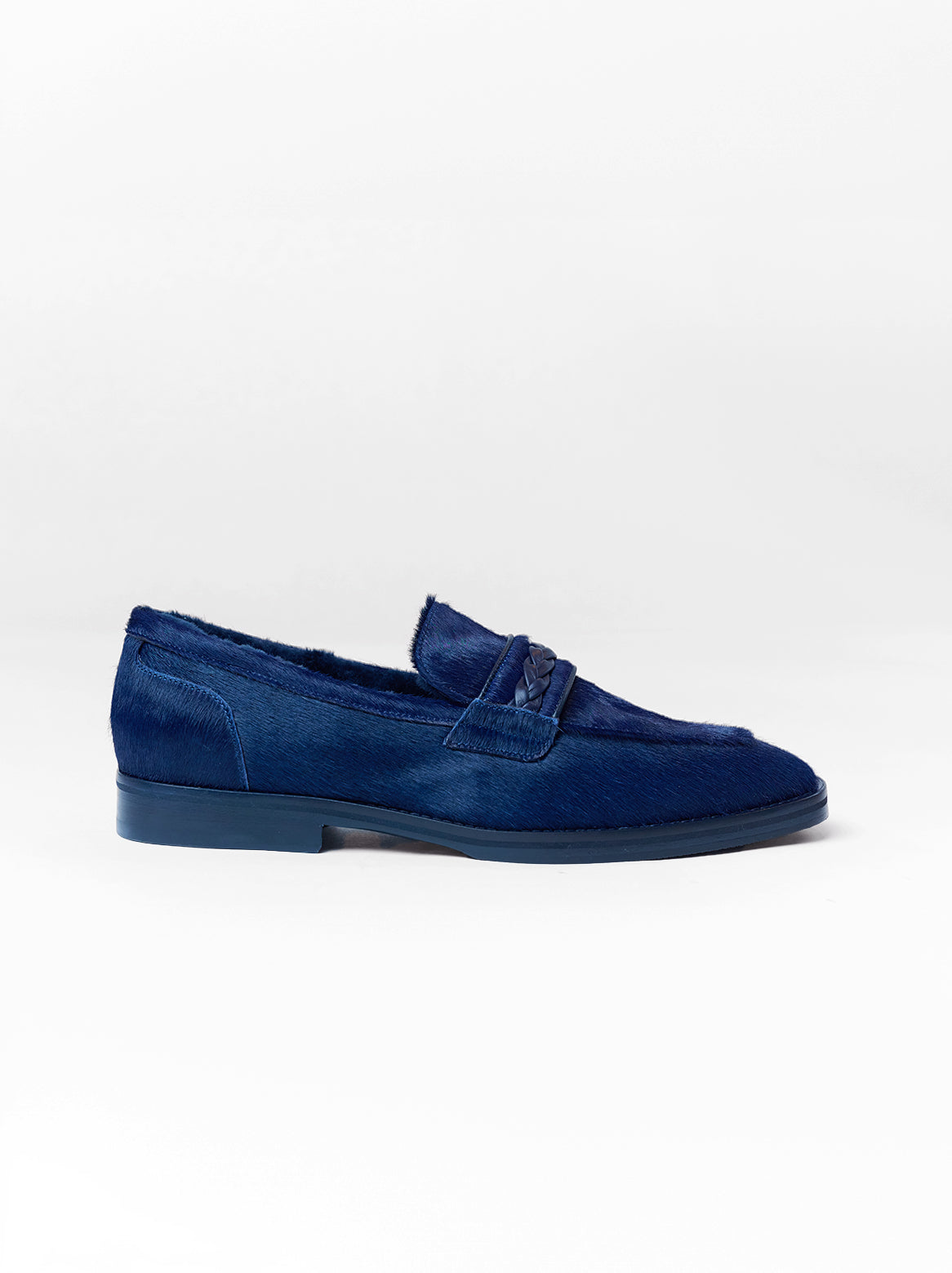 Alfonso Loafer in Blau – seitlich fotografiert mit Cavallino-Leder