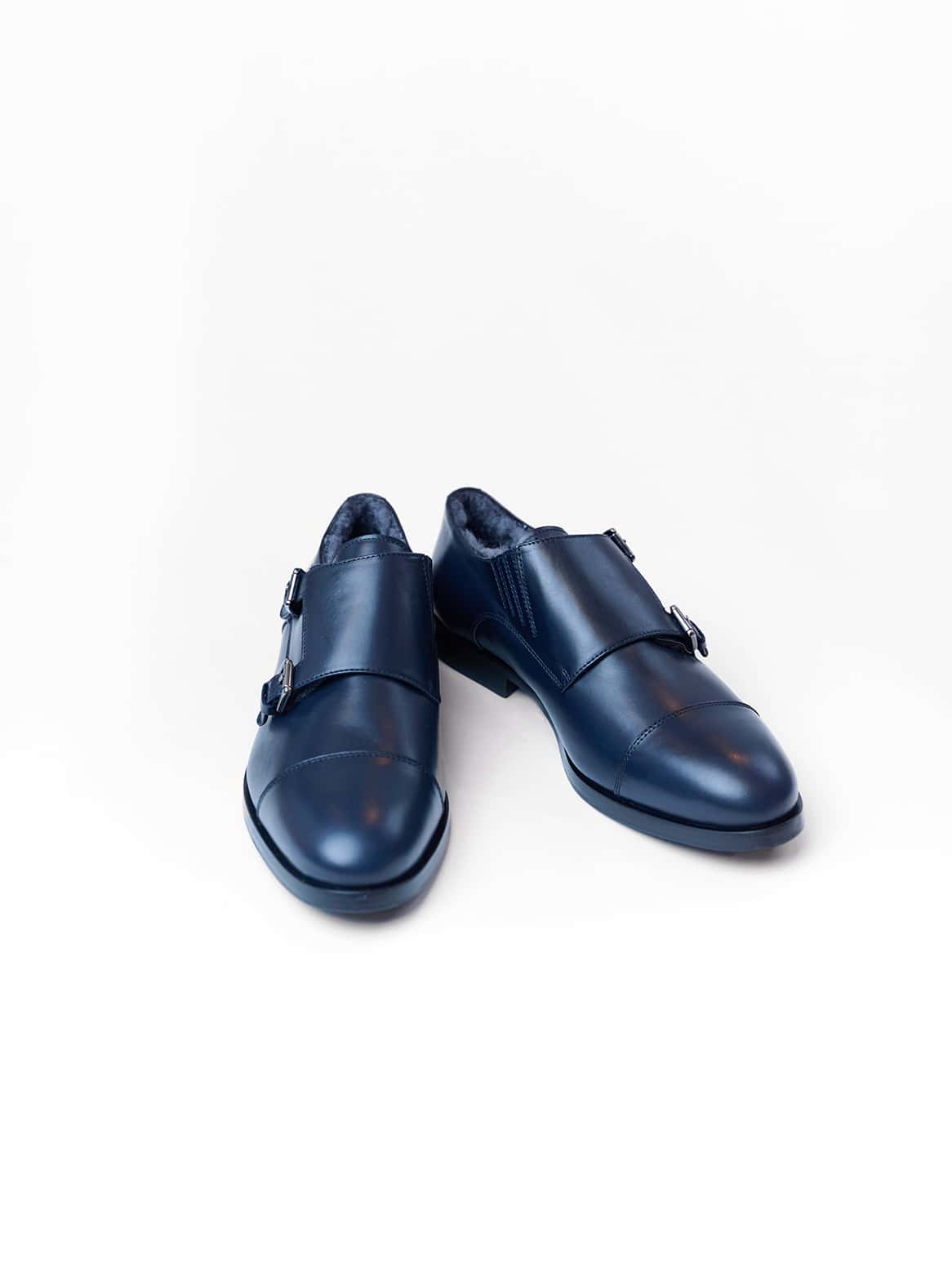 Rahmengenähter Herrenschuh mit Lammfellfutter – von oben fotografiert