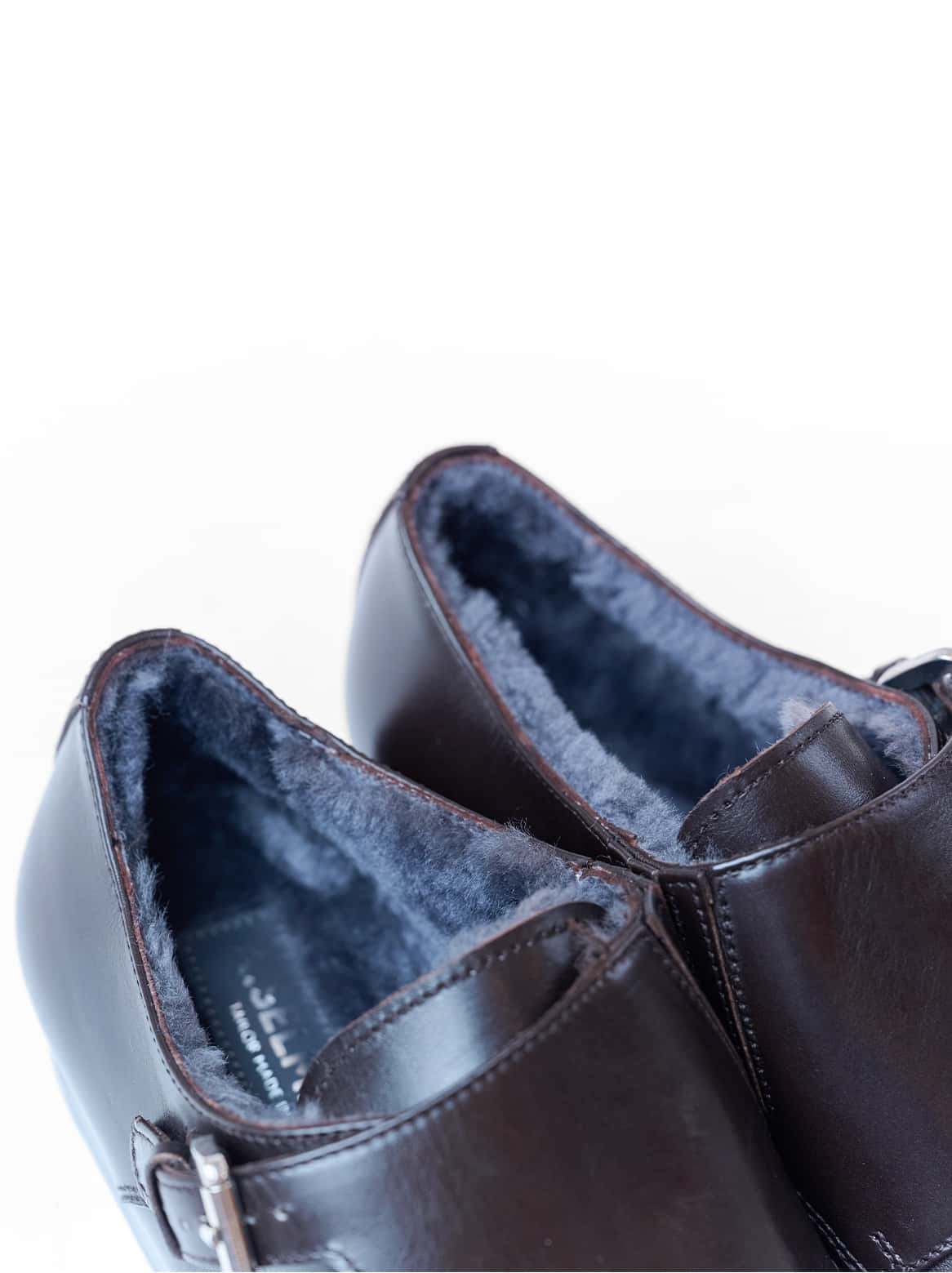 Innenansicht – 100 % durchgehendes Lammfell in braunem Schuh