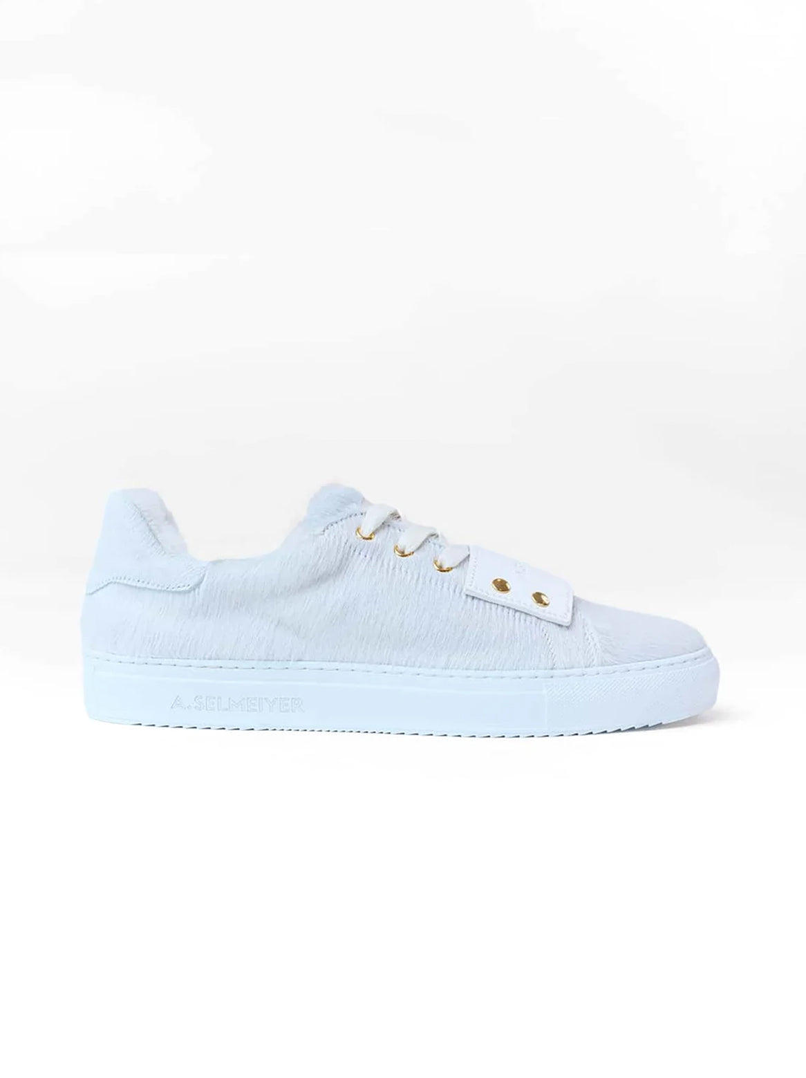 Matteo Sneaker in Offwhite – Seitenansicht mit weisser Sohle