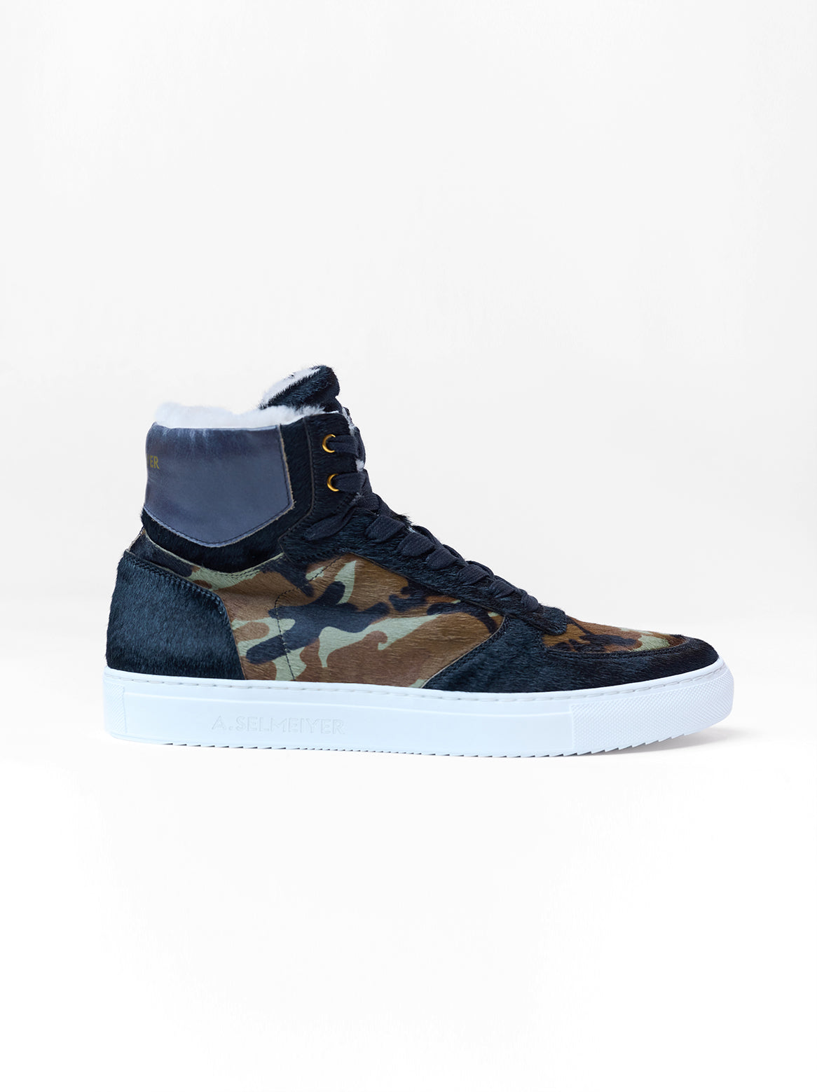 Luca High-Top Sneaker in Camouflage mit weißer Sohle – Seitenansicht außen
