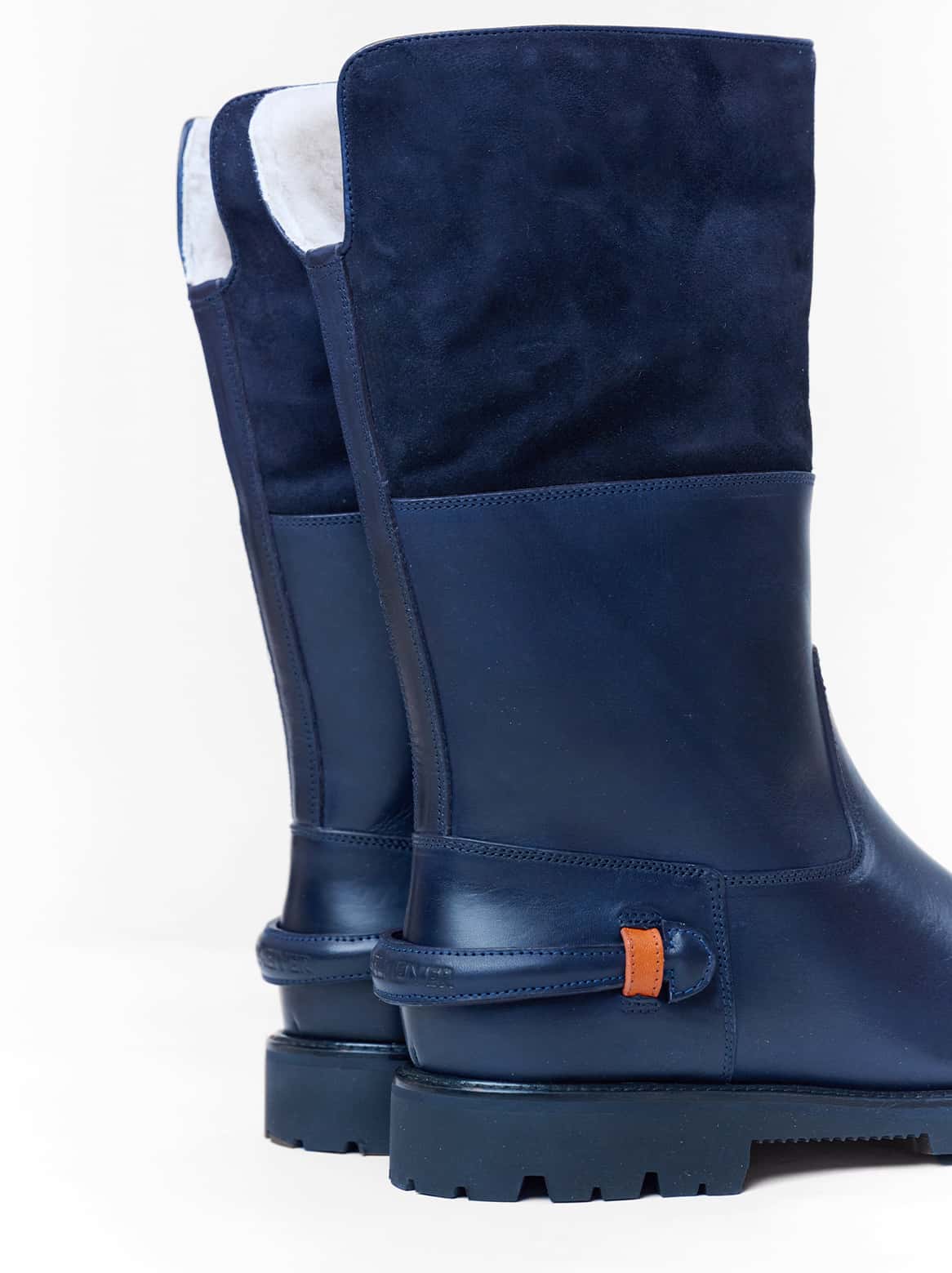 Stiefel Rückansicht – Paar in Dunkelblau