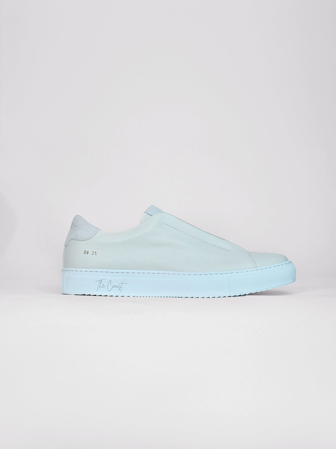 Benni Slip-In Sneaker in Offwhite seitlich fotografiert