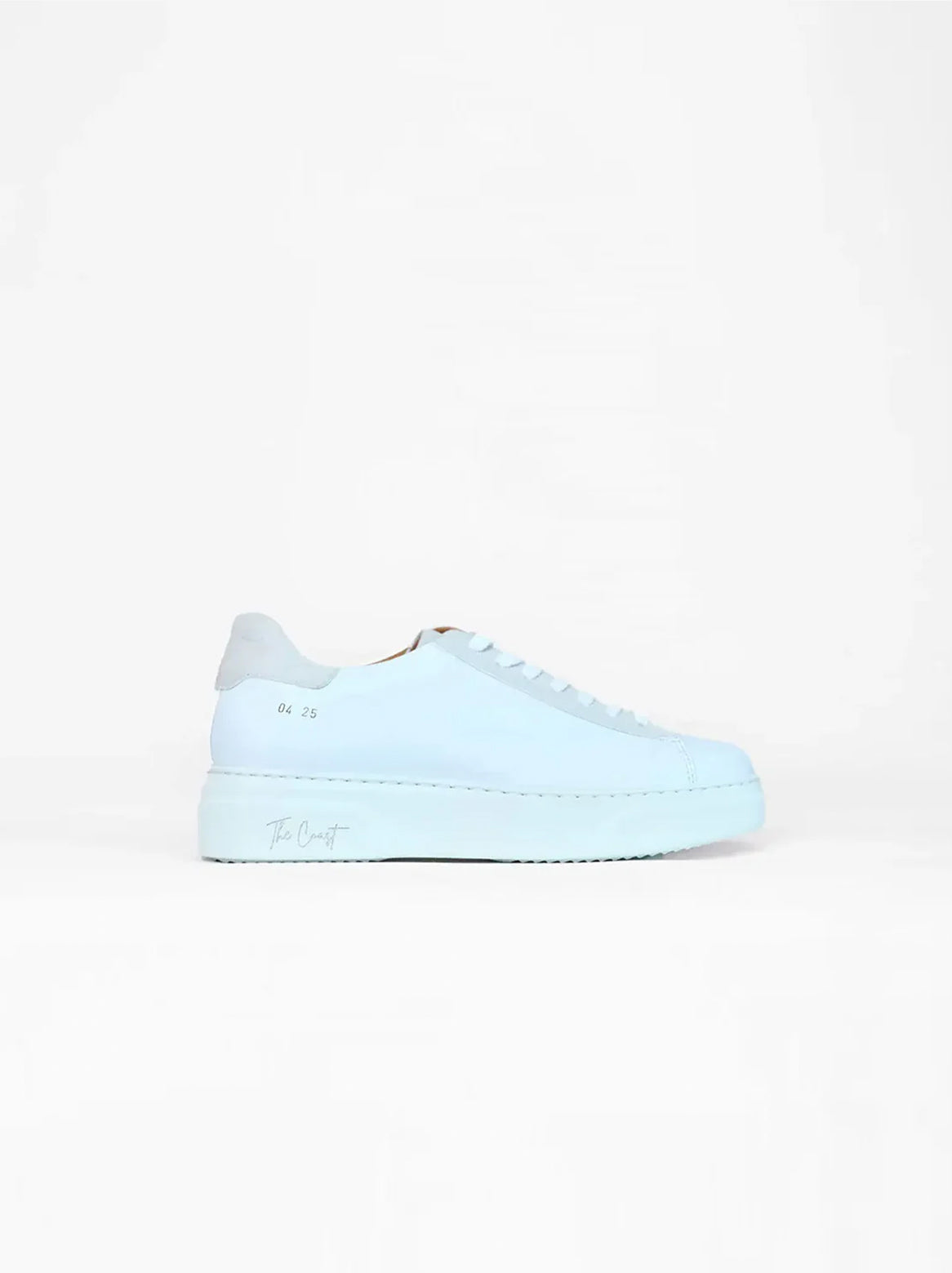 Diana Damen Sneaker in Weiß mit cremefarbenen Applikationen – breite Sohle