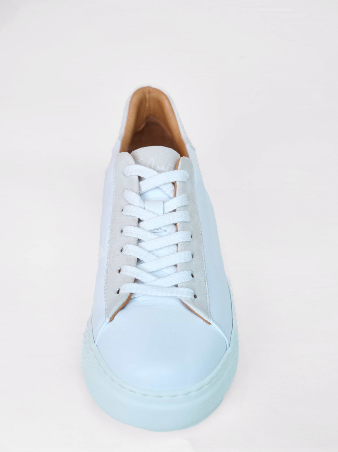 Diana Damen Sneaker in Weiß mit cremefarbenen Applikationen – breite Sohle