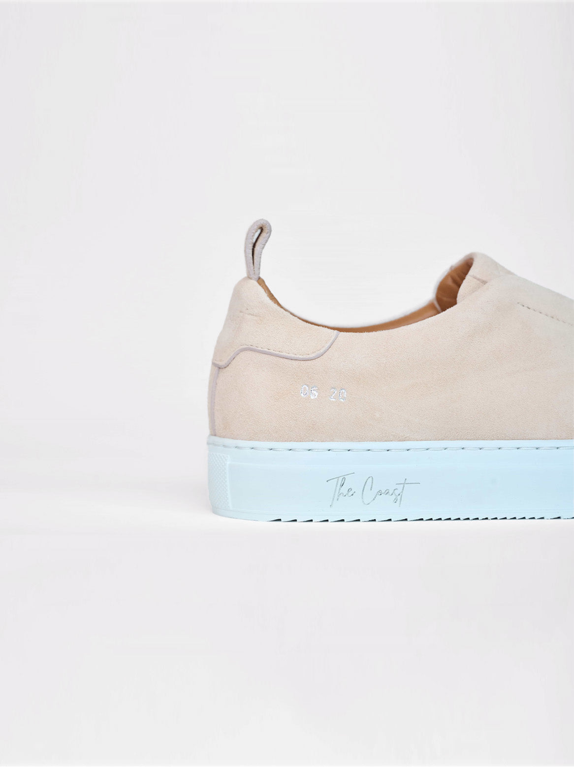 Damen Slip-In Sneaker Lexa in lachsfarbenem Ziegenvelours mit breiter Gummisohle – The Coast.