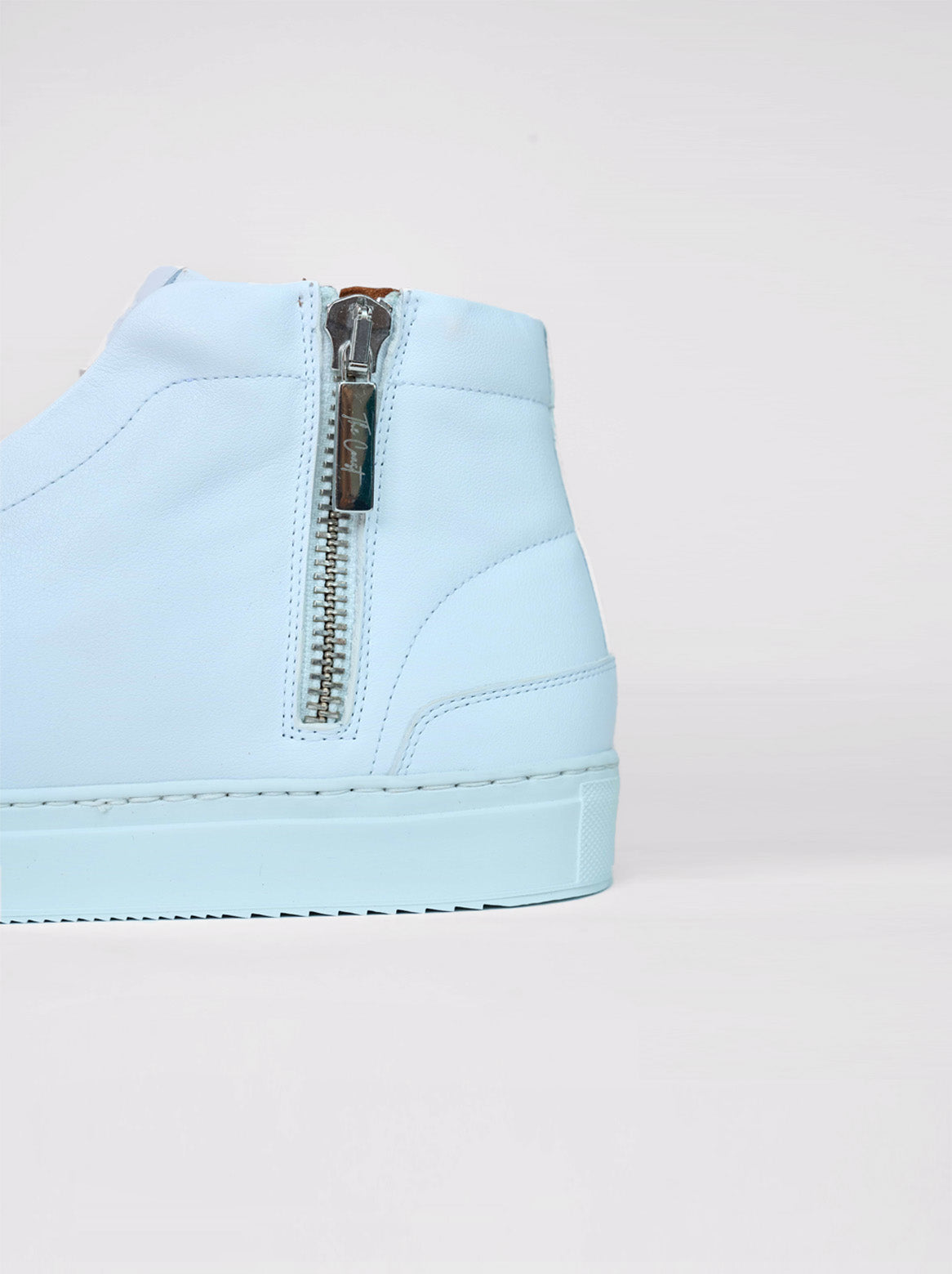 Jensi High Top Sneaker Weiß – Seitenansicht mit Reißverschluss