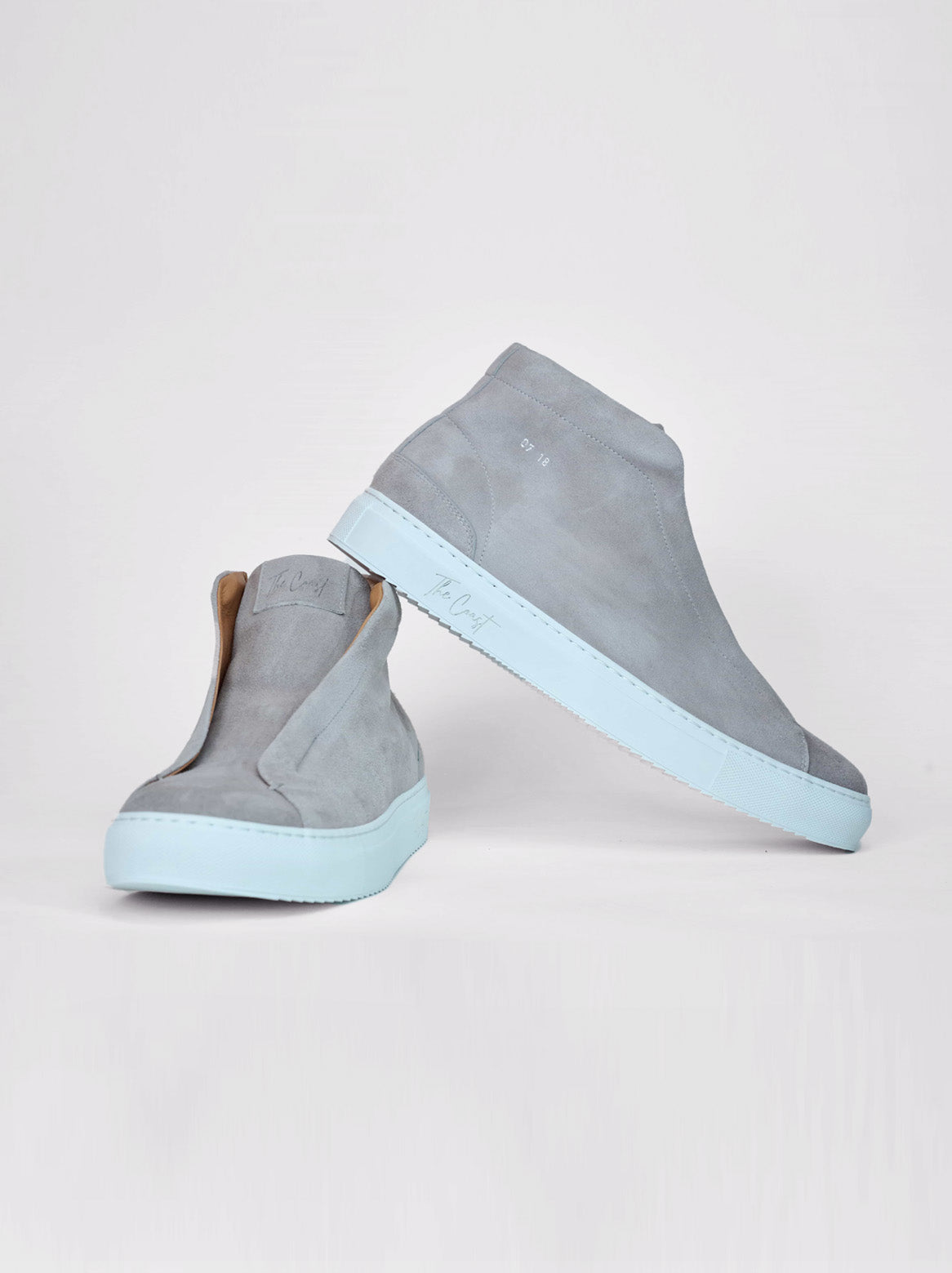 Jensi High Top Sneaker Grau – seitlich aufgestellt