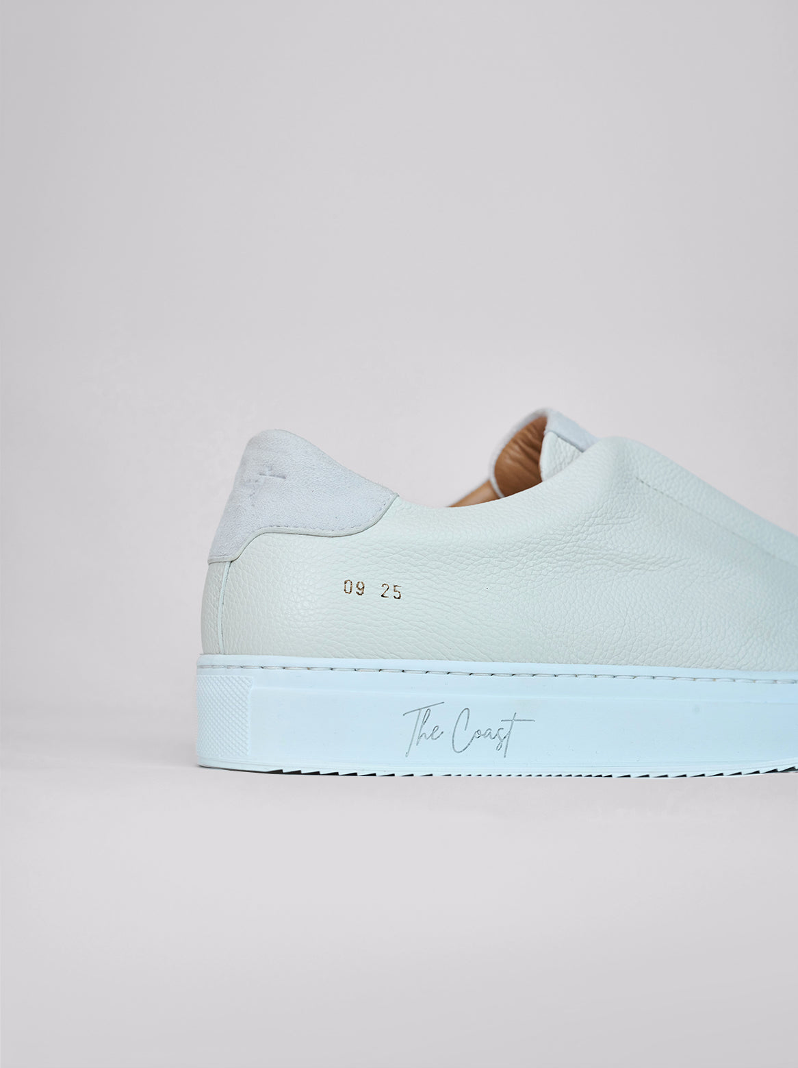 Benni Slip-In Sneaker in Offwhite seitlich von hinten