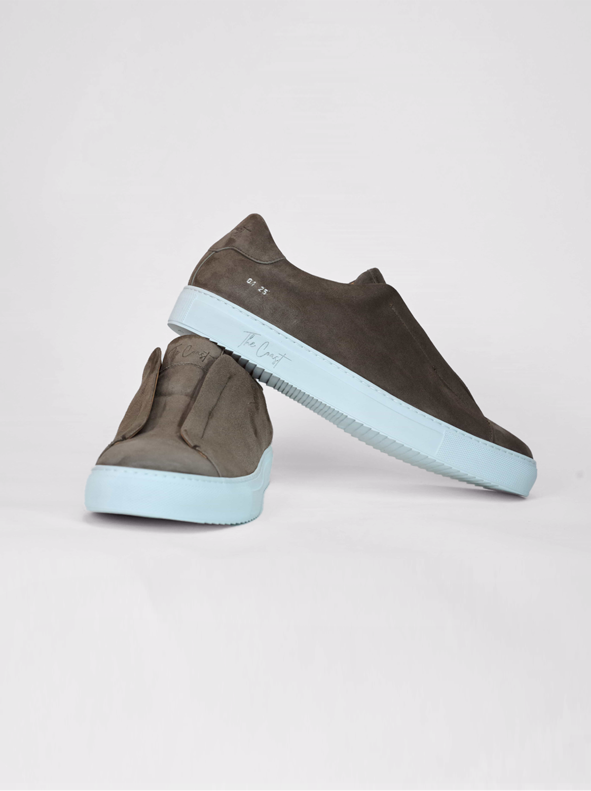 Paaransicht von schraeg oben der braunen Benni Slip-In Sneaker