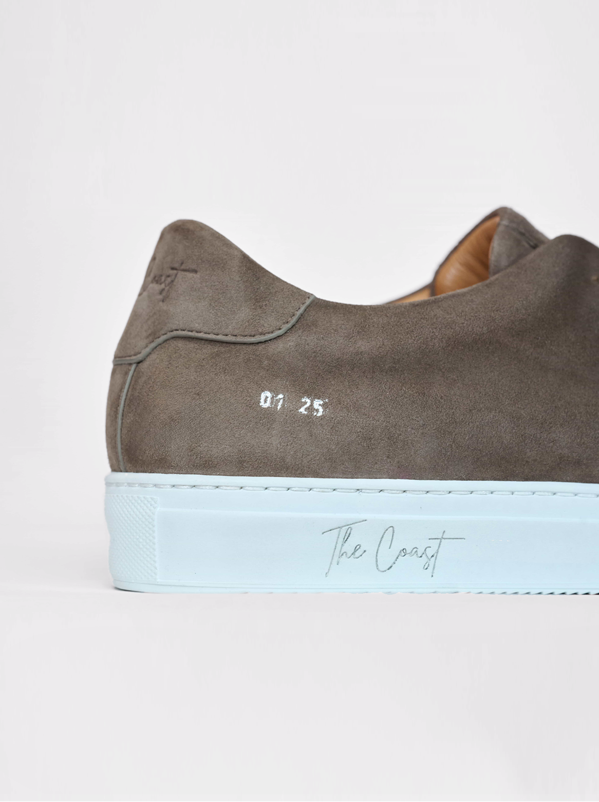 Detailansicht von hinten mit Prägung und Sohle