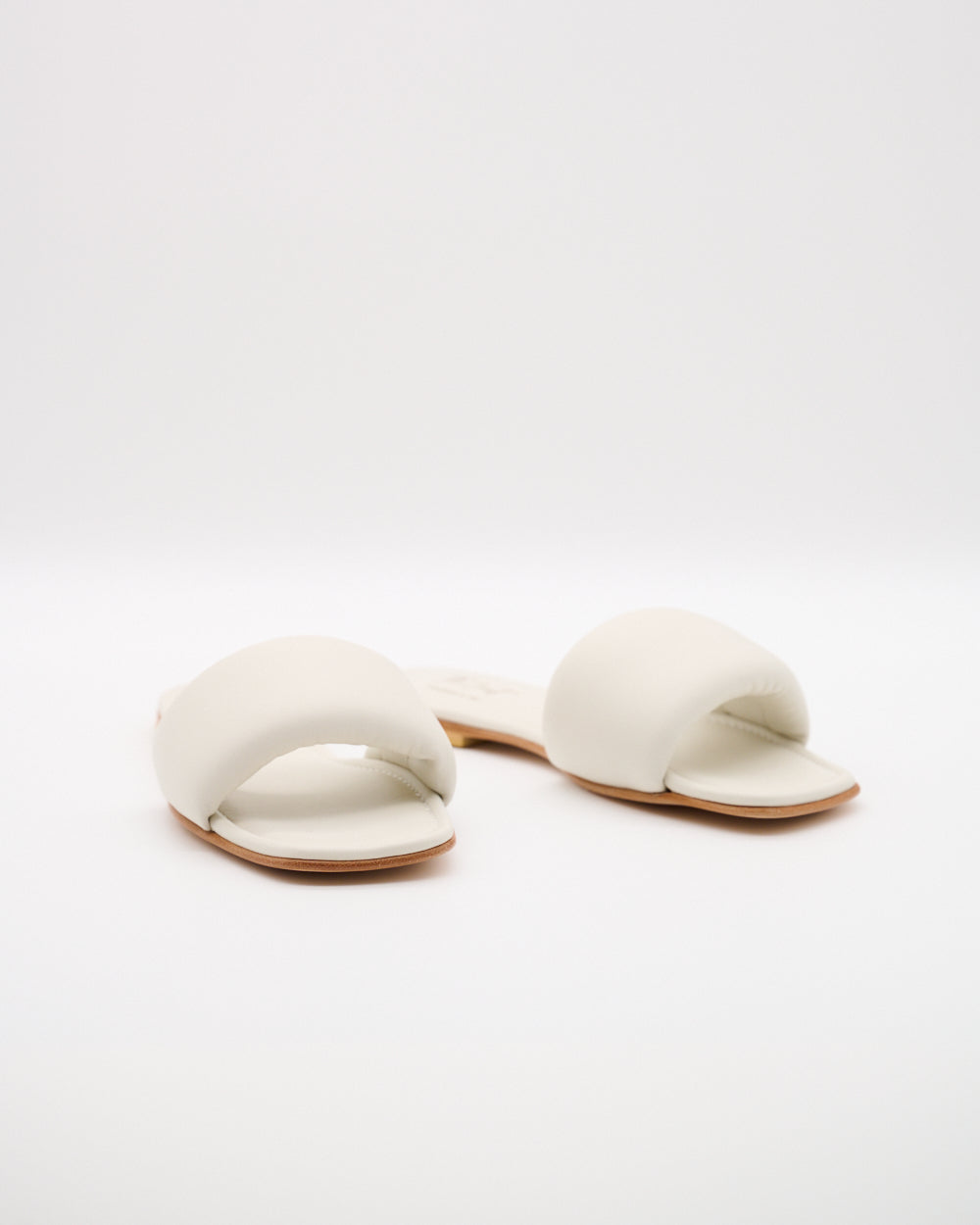 Adriana Slipper – Creme