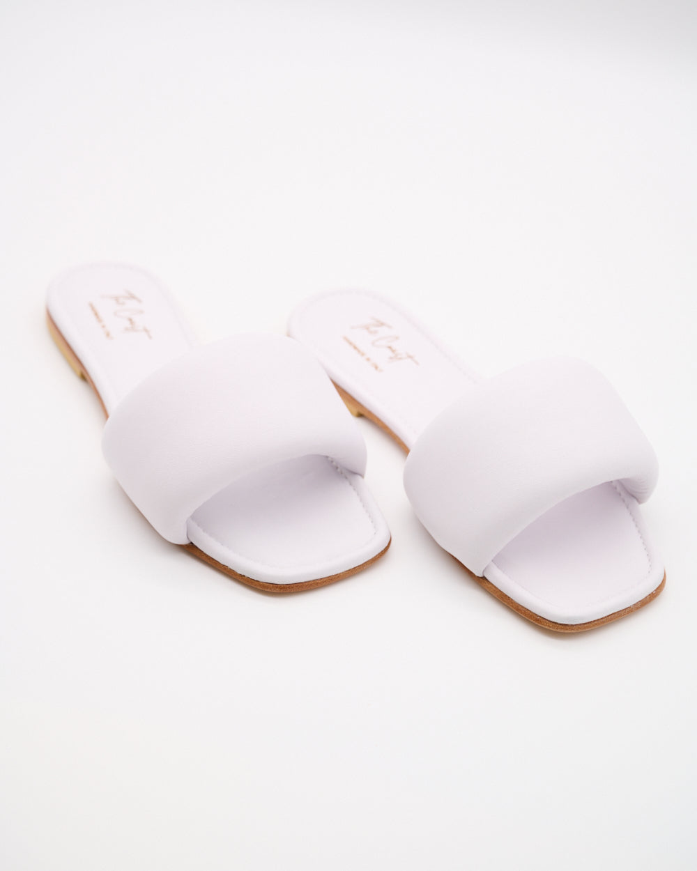 Adriana Slipper – Weiss