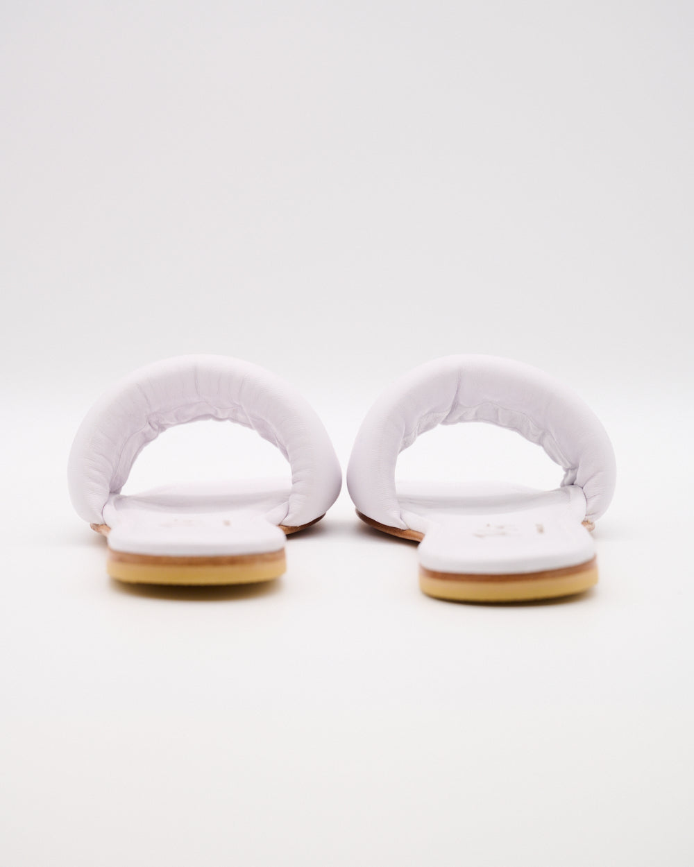 Adriana Slipper – Weiss