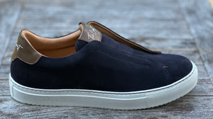 Bild in Slideshow öffnen, SLIP IN SNEAKER AUS ZIEGENVELOURS IN NAVY BLU
