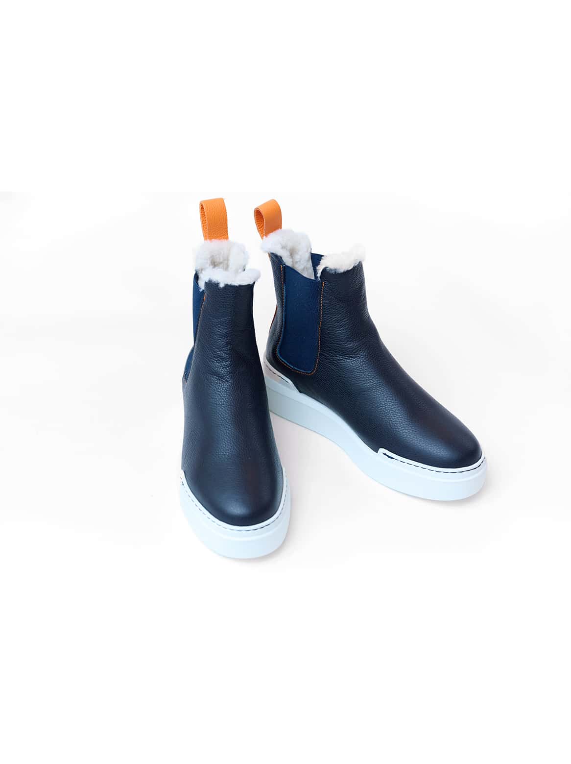 Giulia Lammfell Blau
