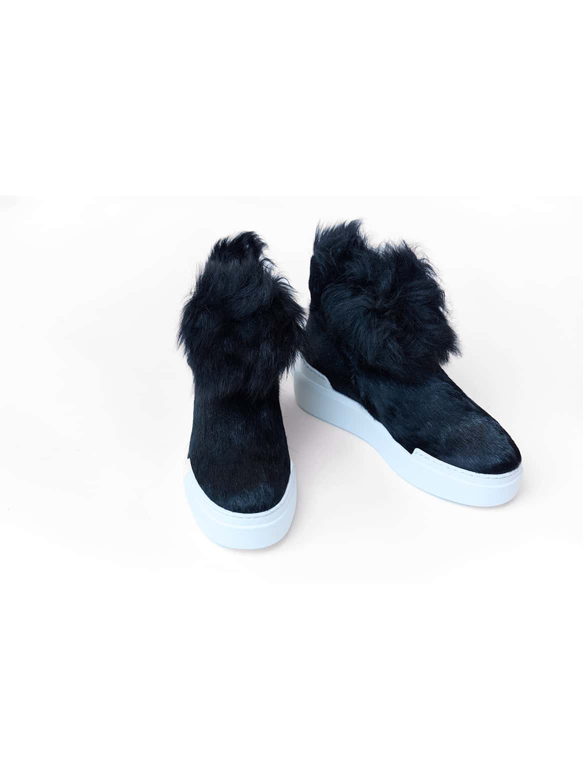 Grazia Cavallino Chelsea Schwarz