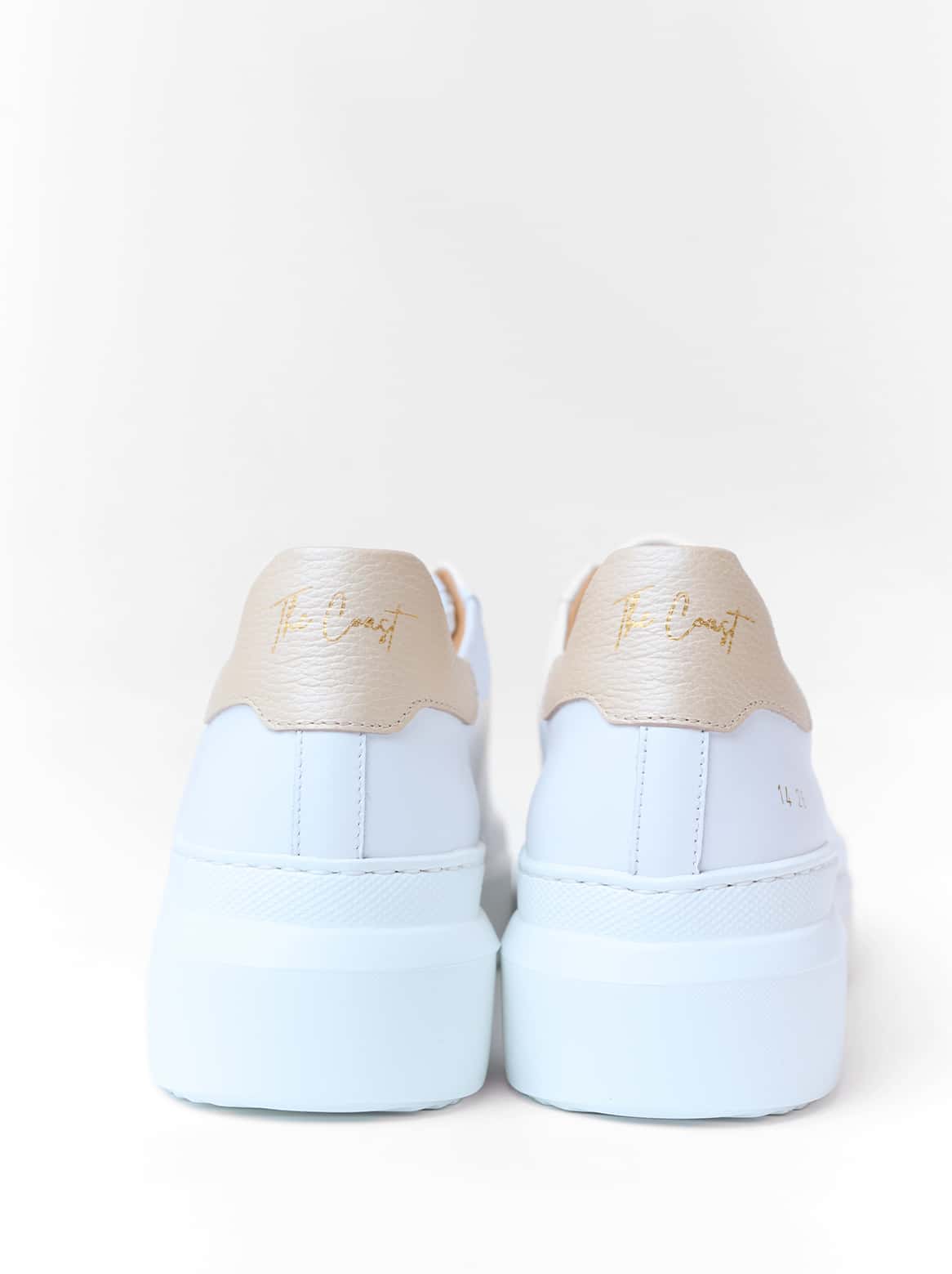 Adrianna Weiss mit Gold