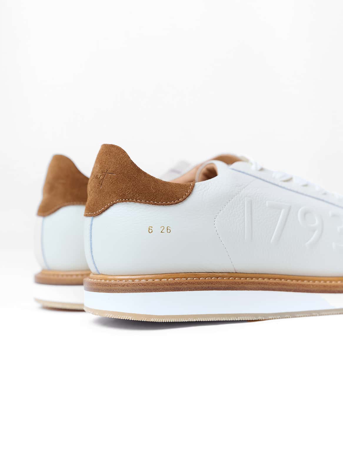 Silvio Rahmengenähter Sneaker Creme