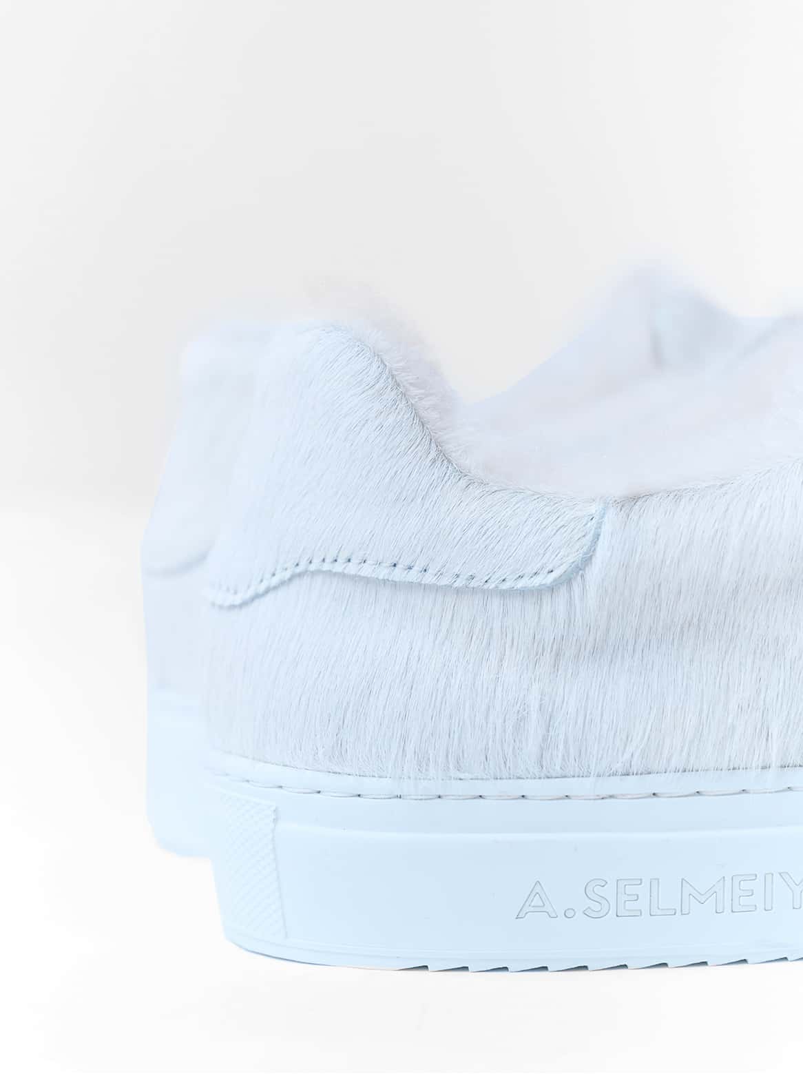 Matteo Cavallino Offwhite Sneaker mit Lammfell