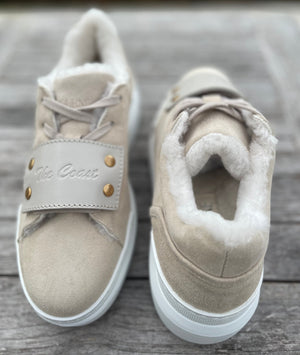 Journé Sneaker in Creme mit abnehmbaren Ledertags