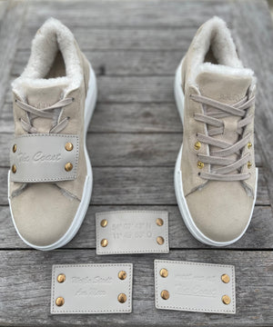 Journé Sneaker in Creme mit abnehmbaren Ledertags